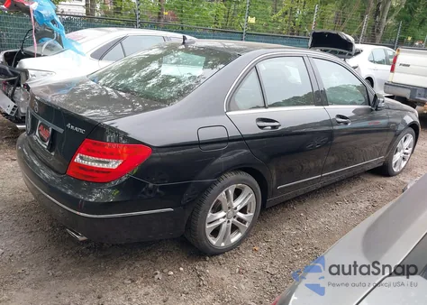 2013 Mercedes-Benz C 300 Luxury 4Matic/Sport 4Matic из США, поврежденный, VIN WDDGF8AB2DR274240